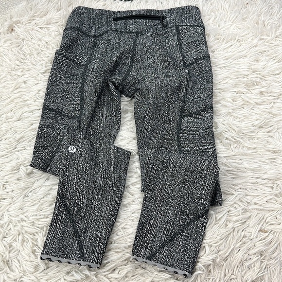 Lululemon Tight Stuff Tight II (25") Salt Alpine White Black - Picture 6 of 7